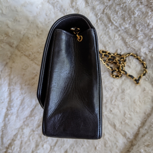 SOLD. Chanel Black Lambskin Medium Diana - Picture 4 of 13